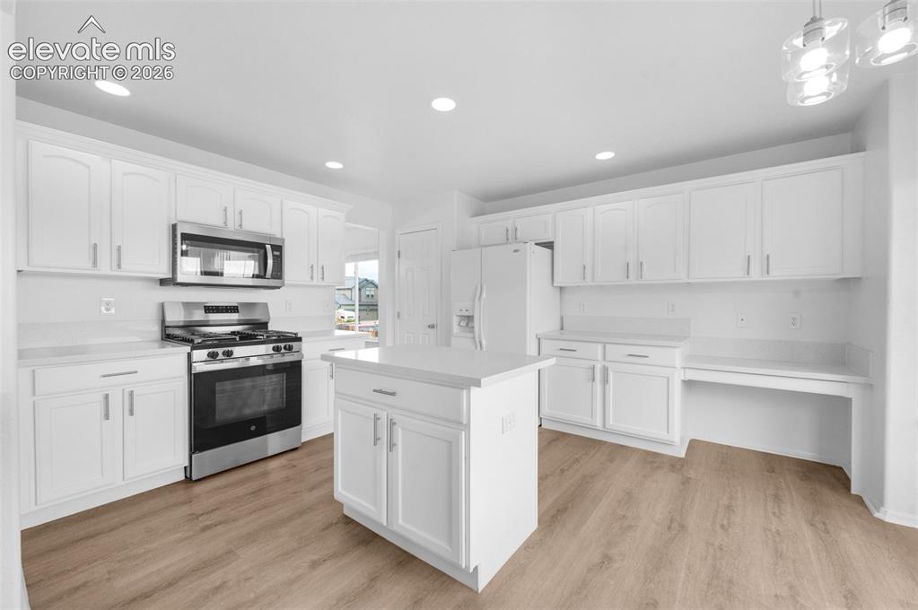 Image 14 of 35: gas oven and range