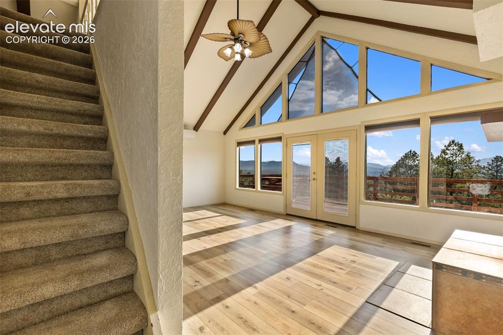 Image 5 of 50: Great Room