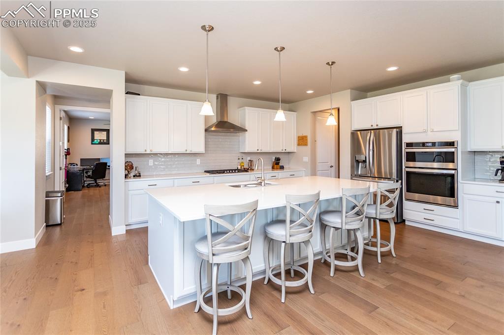 Image 9 of 50: Kitchen