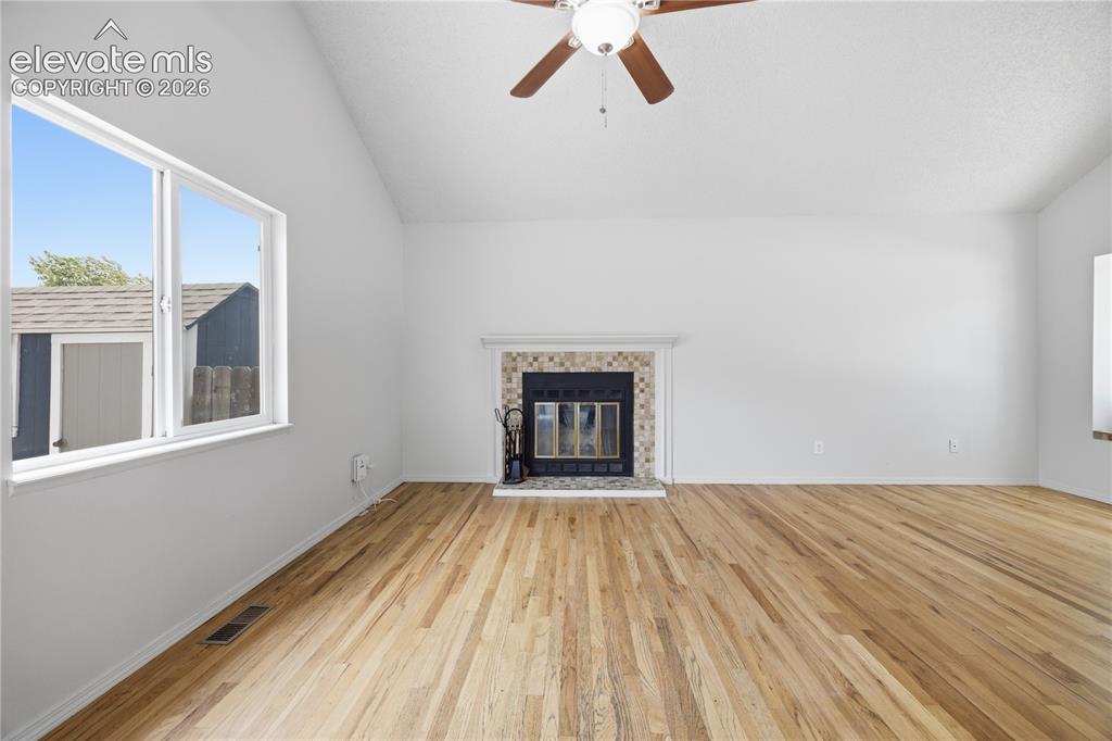 Image 11 of 36: Living Room
