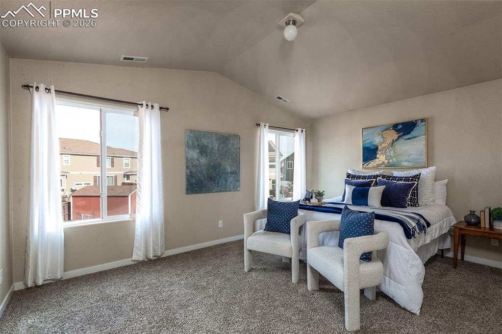 Image 11 of 30: Bedroom