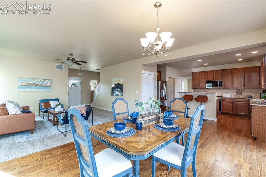 Image 6 of 30: Dining Area