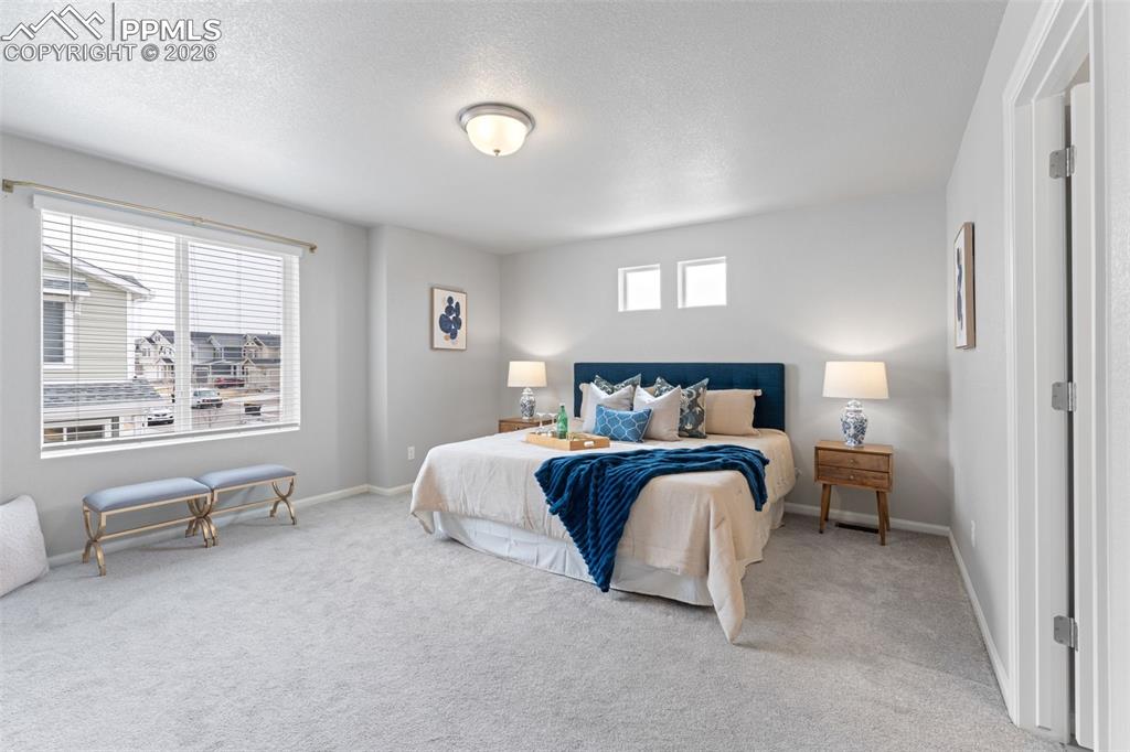 Image 10 of 31: Bedroom