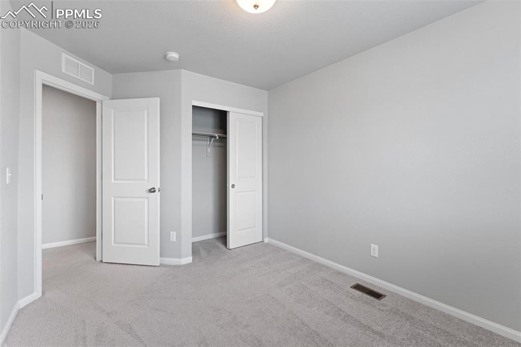 Image 20 of 31: Bedroom