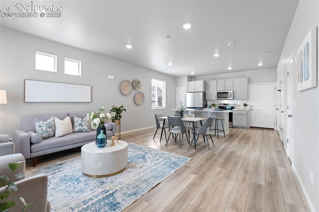 Image 4 of 31: Living Room