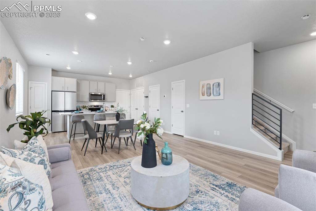 Image 5 of 31: Living Room