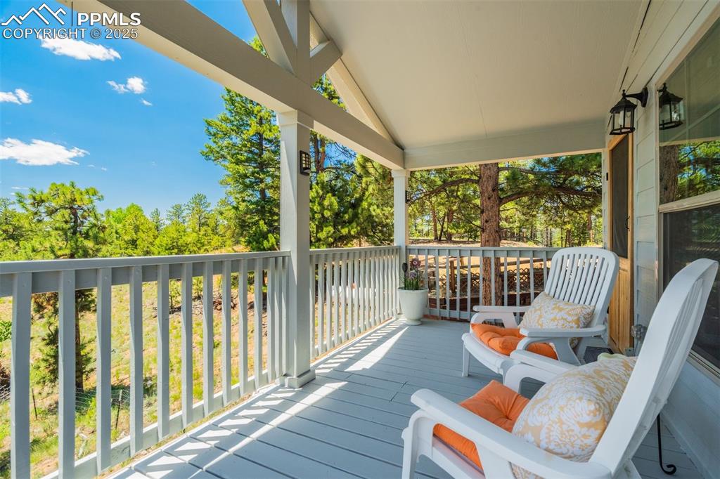 Image 12 of 36: Deck
