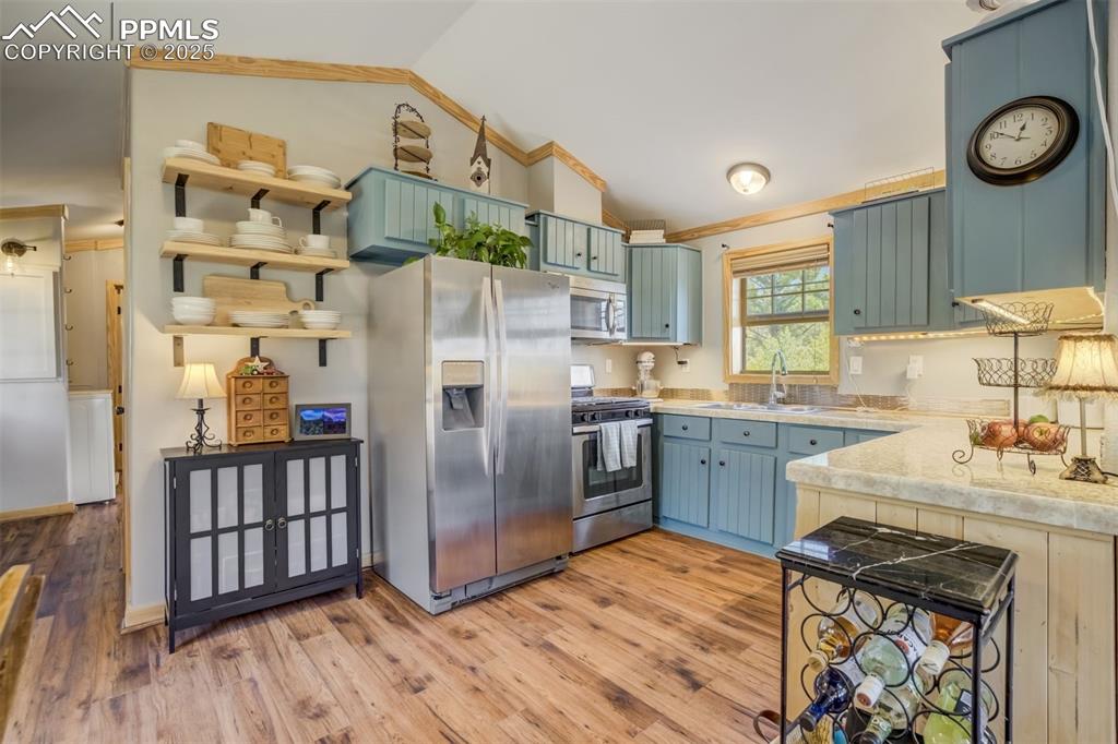 Image 5 of 36: Kitchen