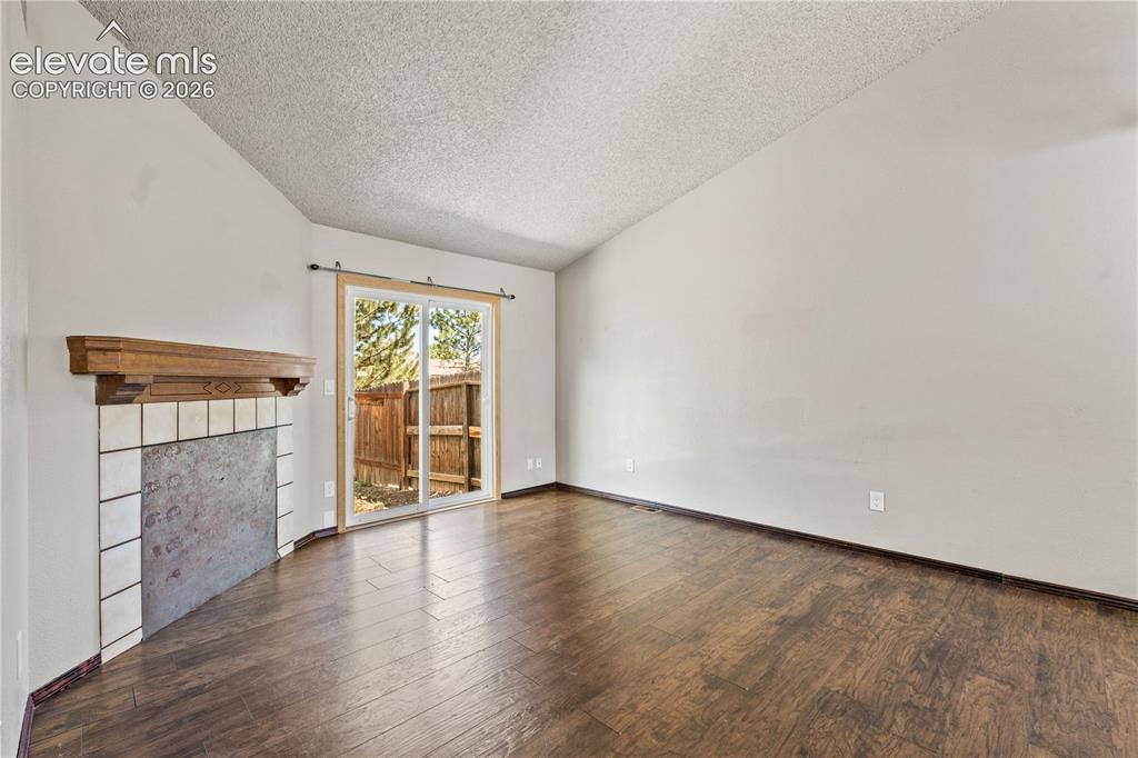 Image 11 of 28: Living Room