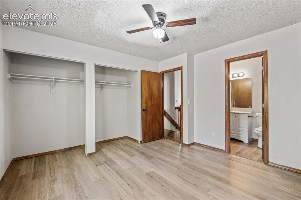 Image 14 of 28: Bedroom