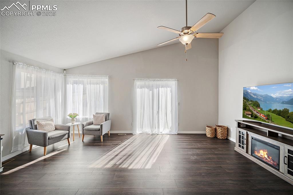 Image 10 of 35: Living Room