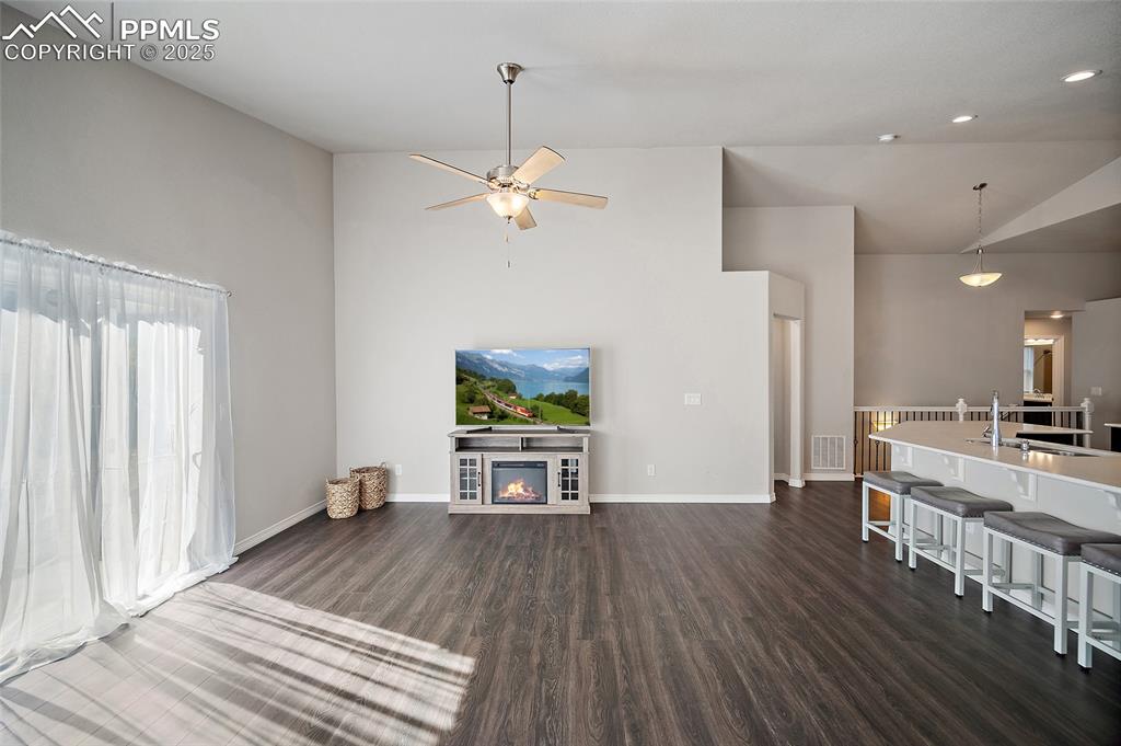 Image 11 of 35: Living Room