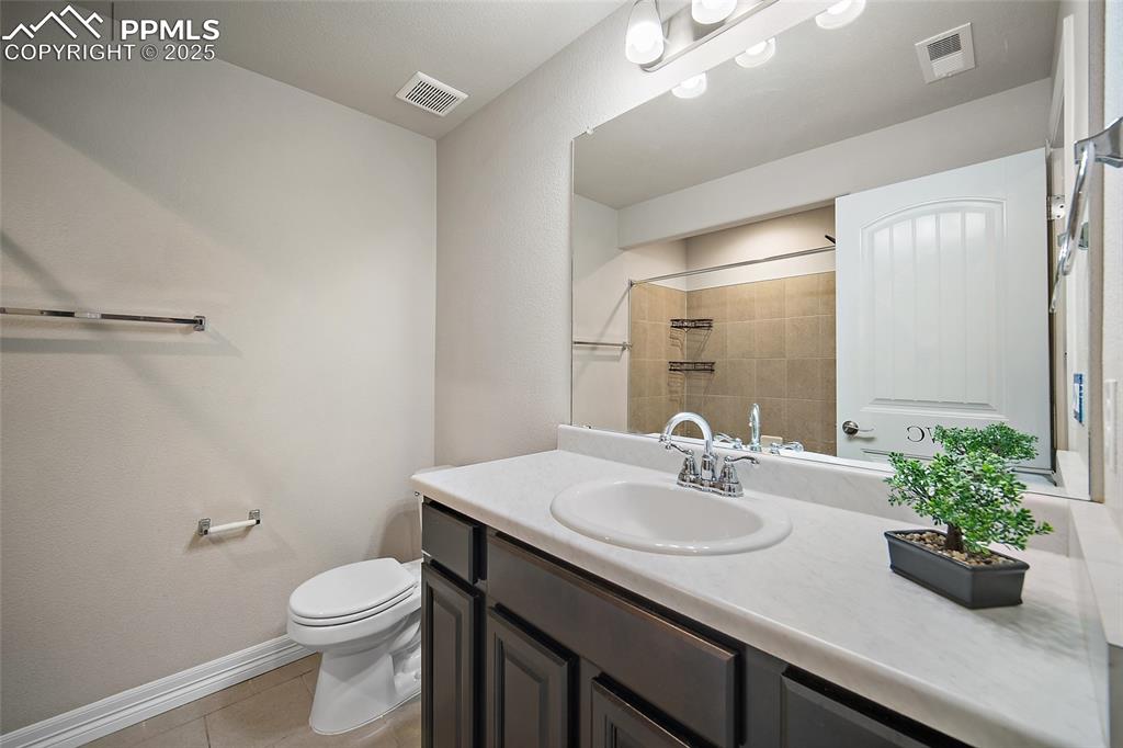 Image 29 of 35: Bathroom 3