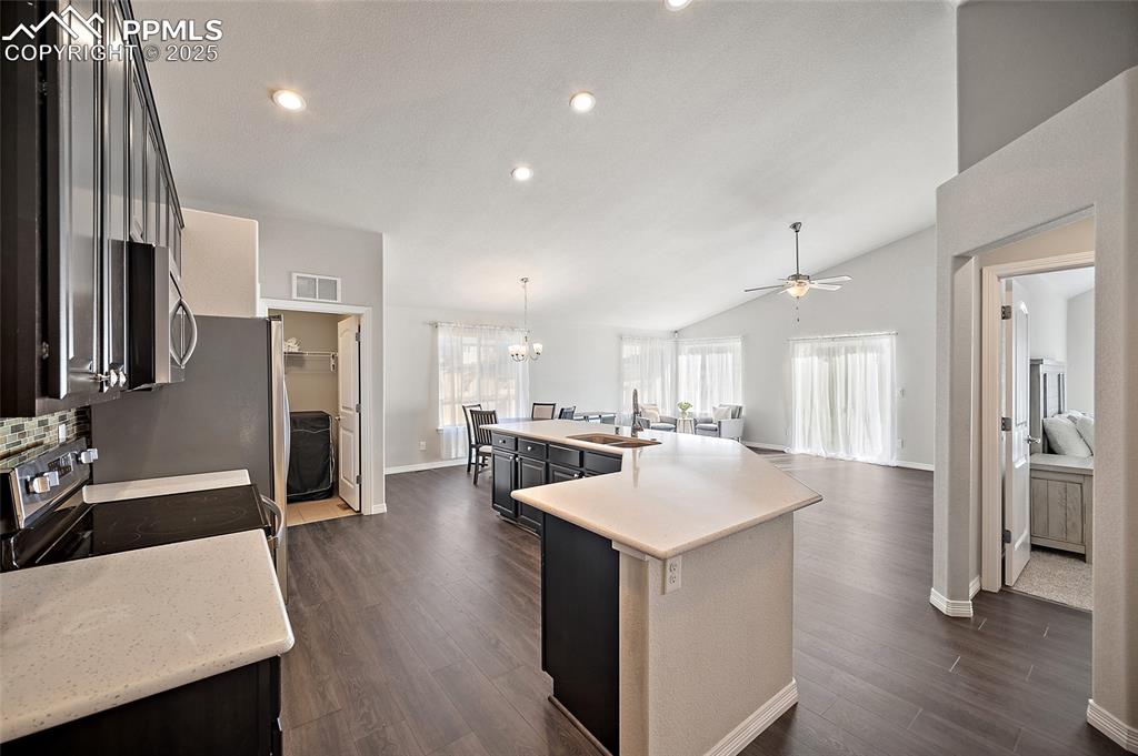 Image 4 of 35: Kitchen