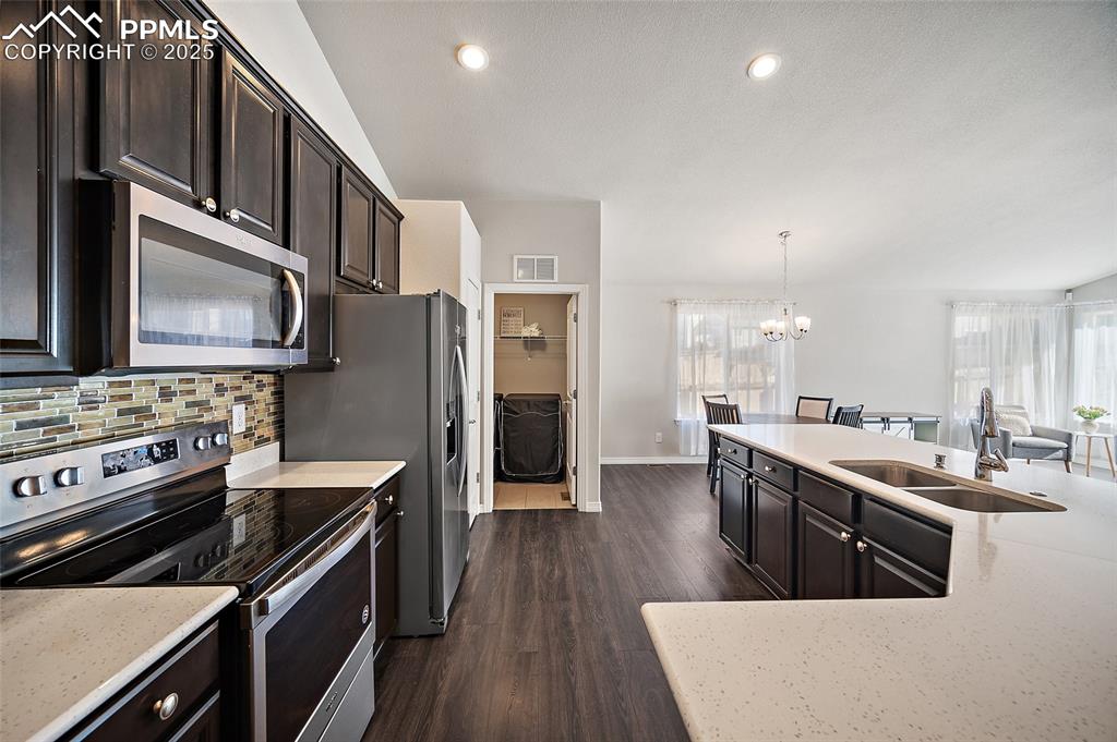 Image 5 of 35: Kitchen