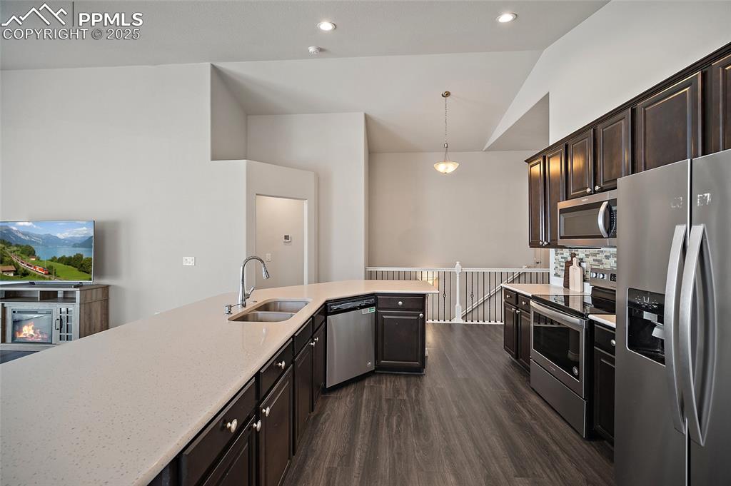 Image 6 of 35: Kitchen