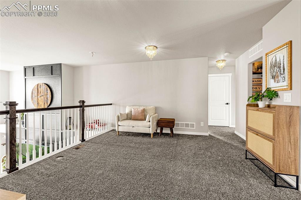 Image 29 of 50: Sitting Room