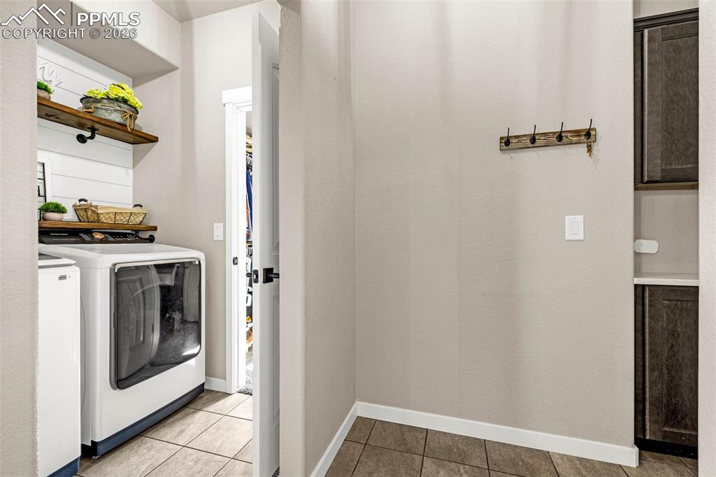 Image 31 of 50: Laundry