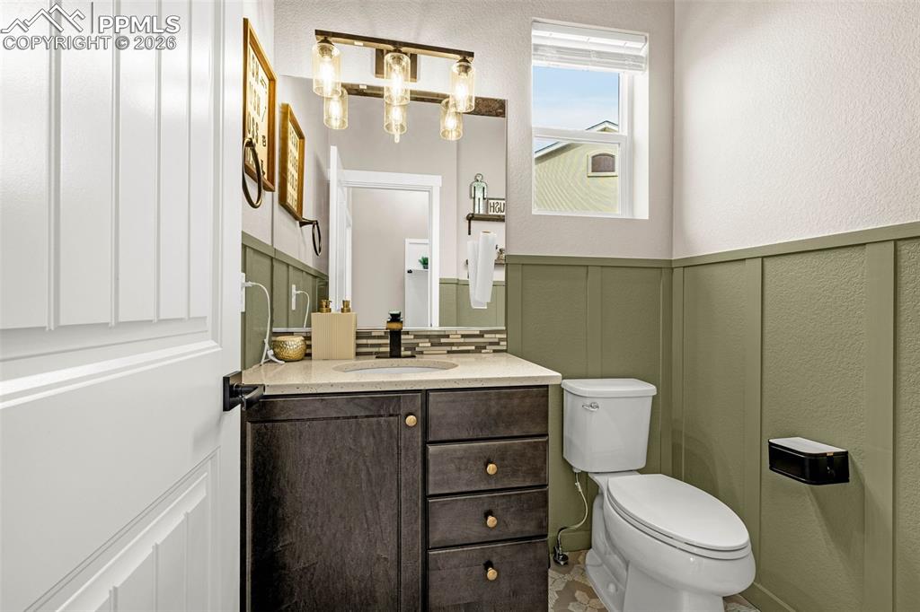 Image 8 of 50: Bathroom