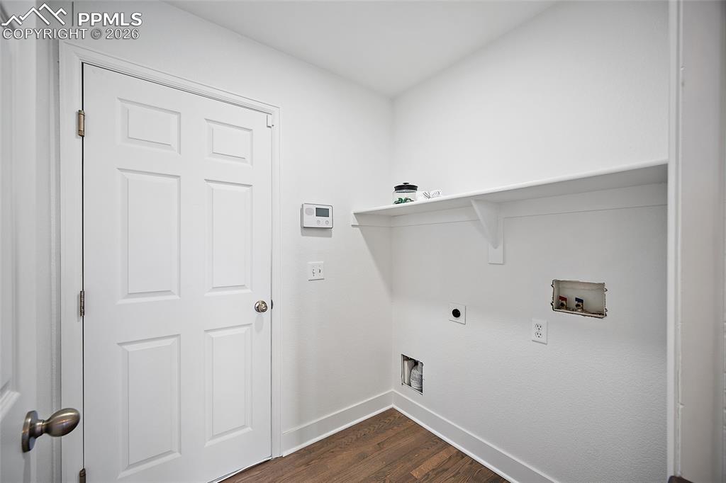 Image 16 of 48: Laundry