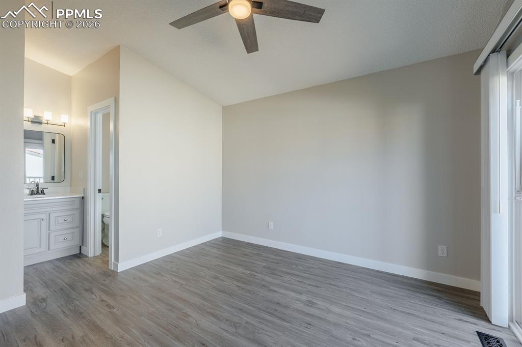 Image 13 of 34: Bedroom