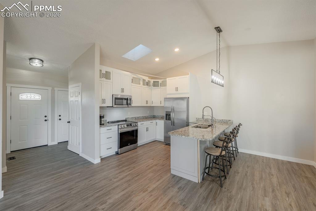 Image 3 of 34: Kitchen