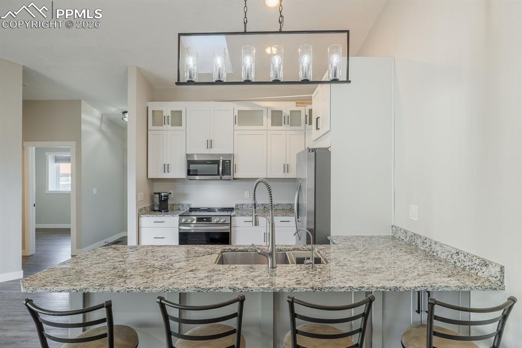 Image 5 of 34: Kitchen