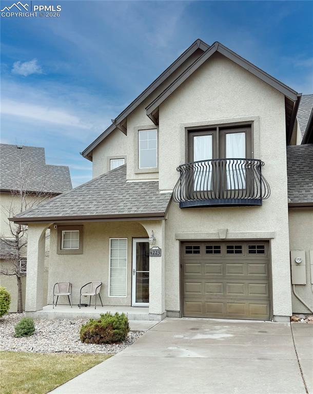 Image 2 of 38: Beautiful two-story condo in a community full of amenities!