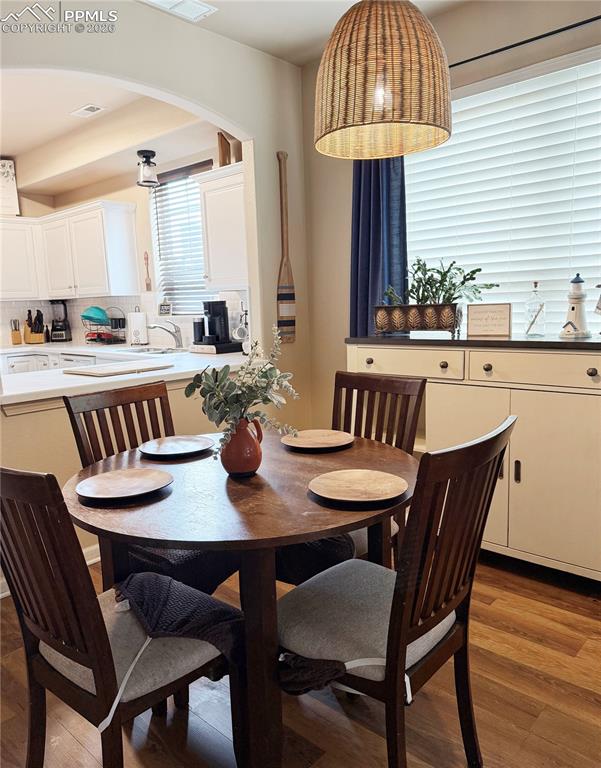 Image 8 of 38: Lovely dining area.