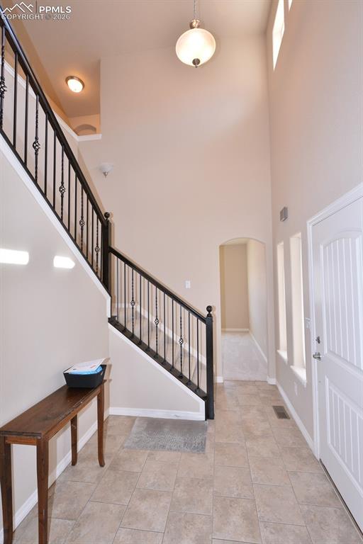 Image 2 of 30: Interior entrance