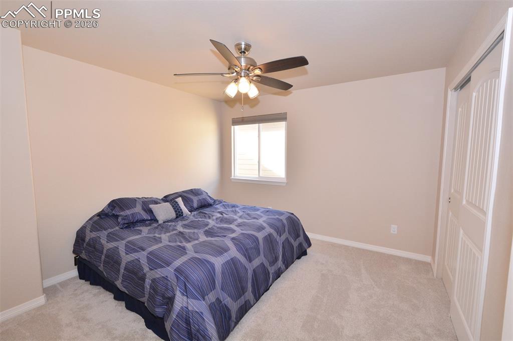 Image 24 of 30: Bedroom