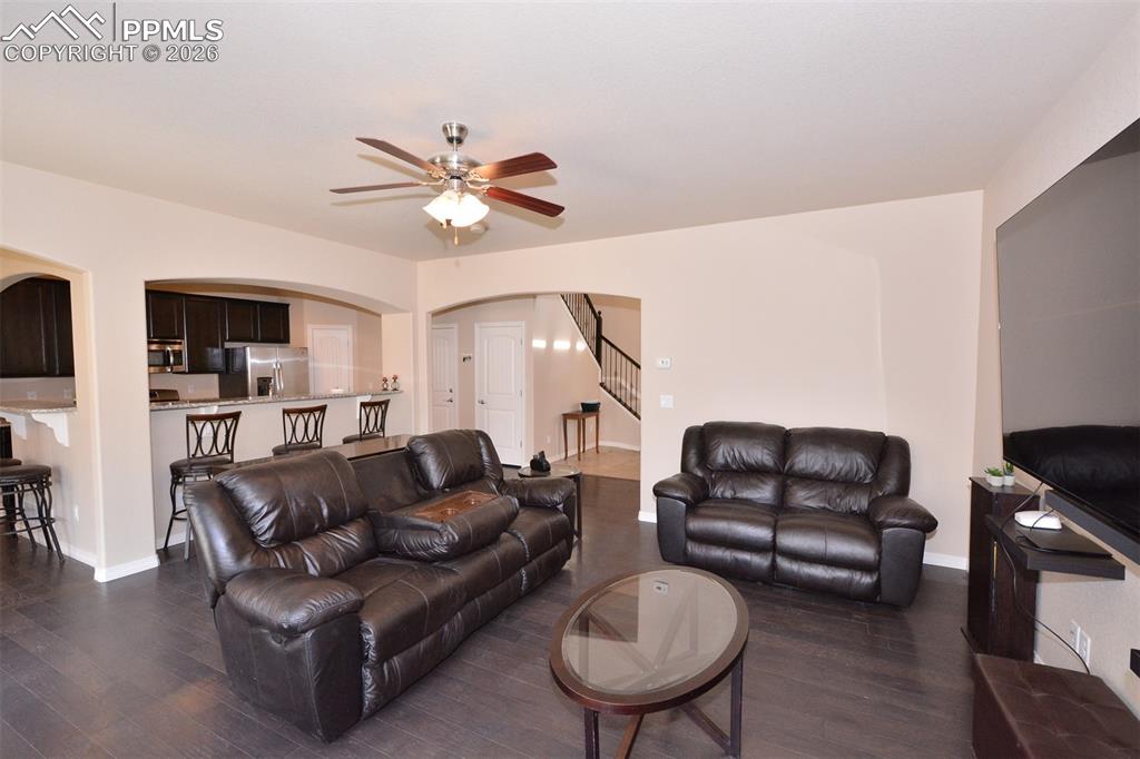 Image 6 of 30: Living Room