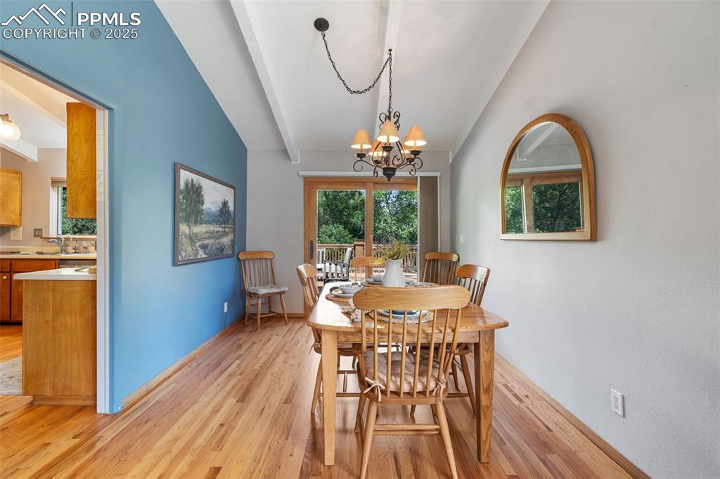 Image 20 of 48: Dining Area