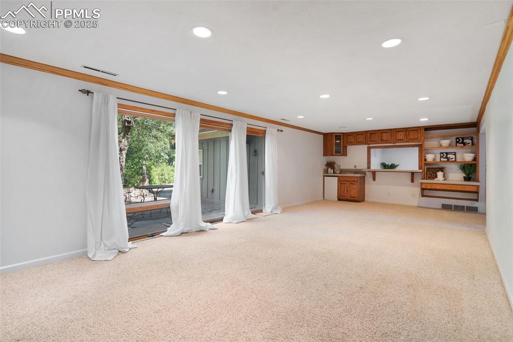 Image 37 of 48: Family Room