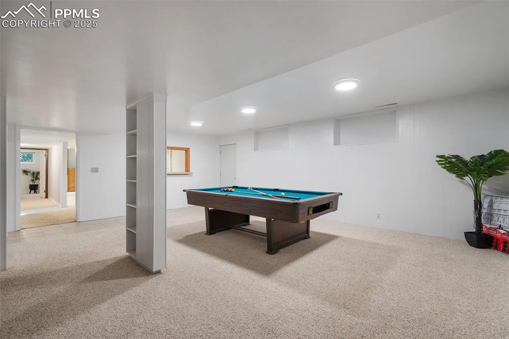 Image 39 of 48: Family Room