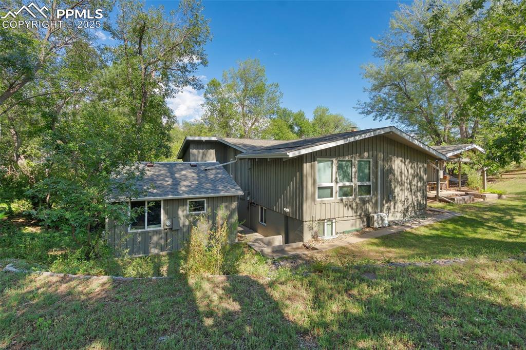 Image 8 of 48: Back of Structure