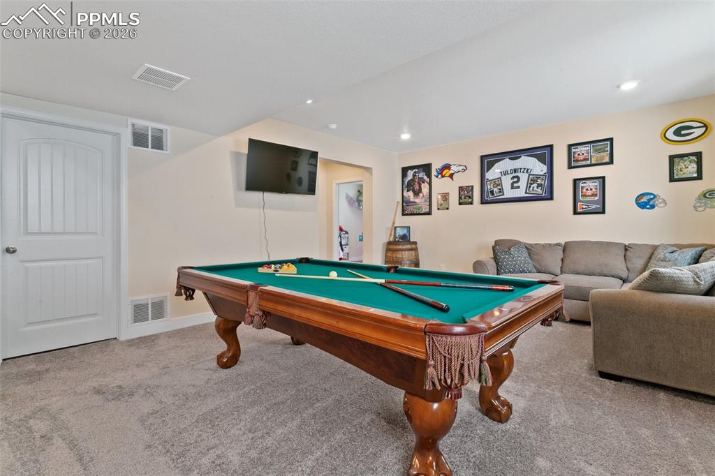 Image 35 of 37: Family room