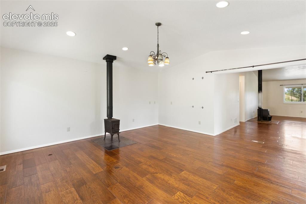 Image 18 of 50: Living Room