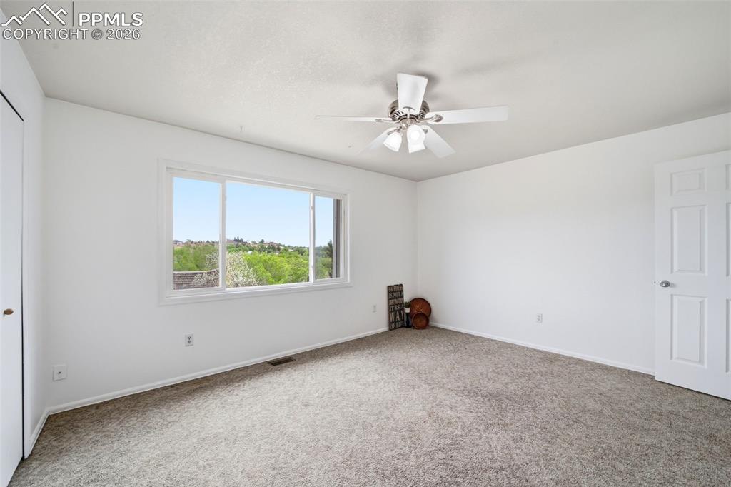 Image 19 of 36: Large window with great views!