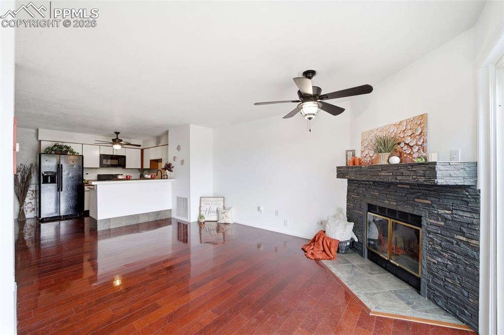 Image 9 of 36: Living Room