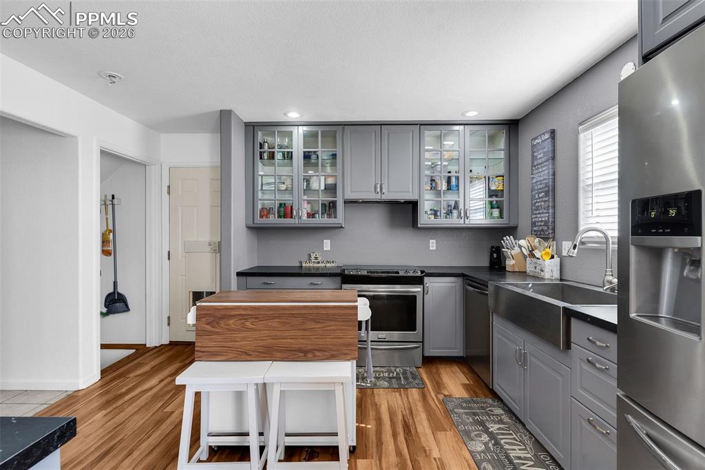 Image 12 of 38: Kitchen