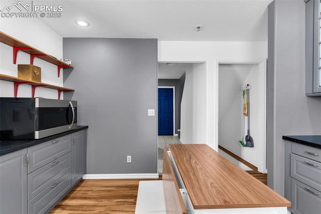 Image 14 of 38: Kitchen