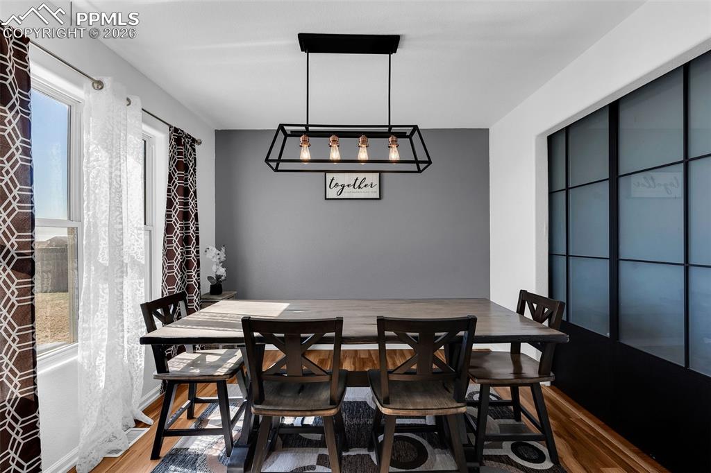 Image 16 of 38: Dining Area