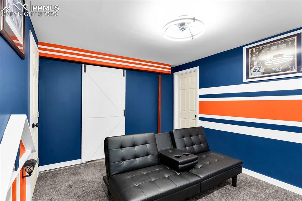 Image 24 of 38: Sitting Room