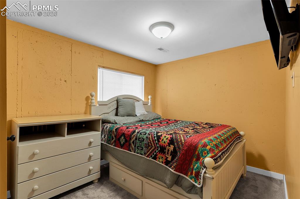 Image 27 of 38: Bedroom