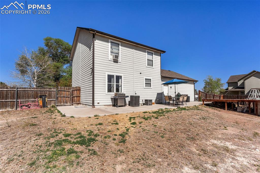 Image 38 of 38: Back of Structure