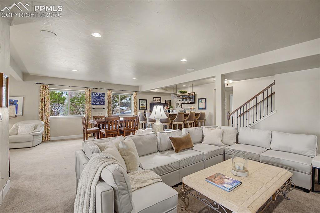 Image 29 of 46: Family Room