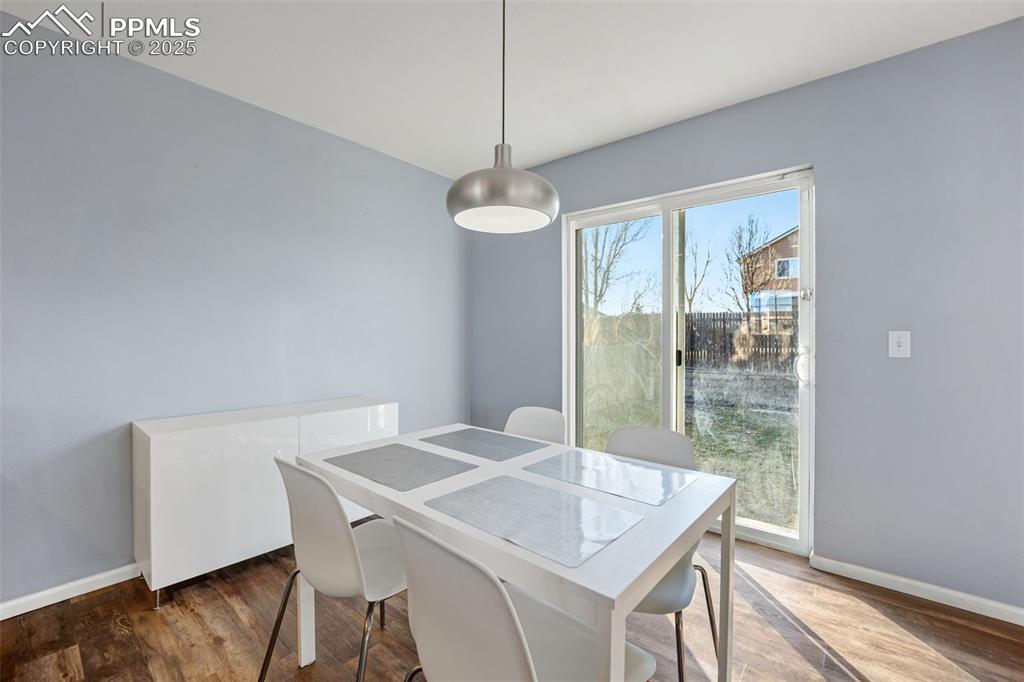 Image 12 of 34: Dining Area