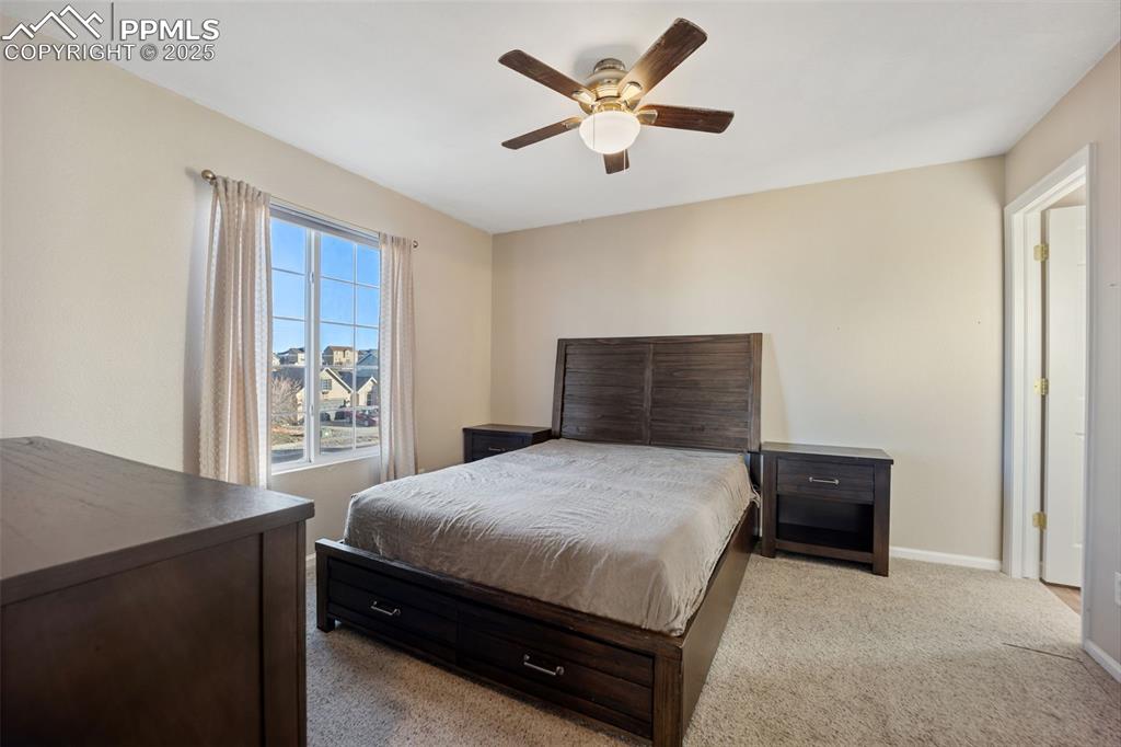 Image 26 of 34: Bedroom