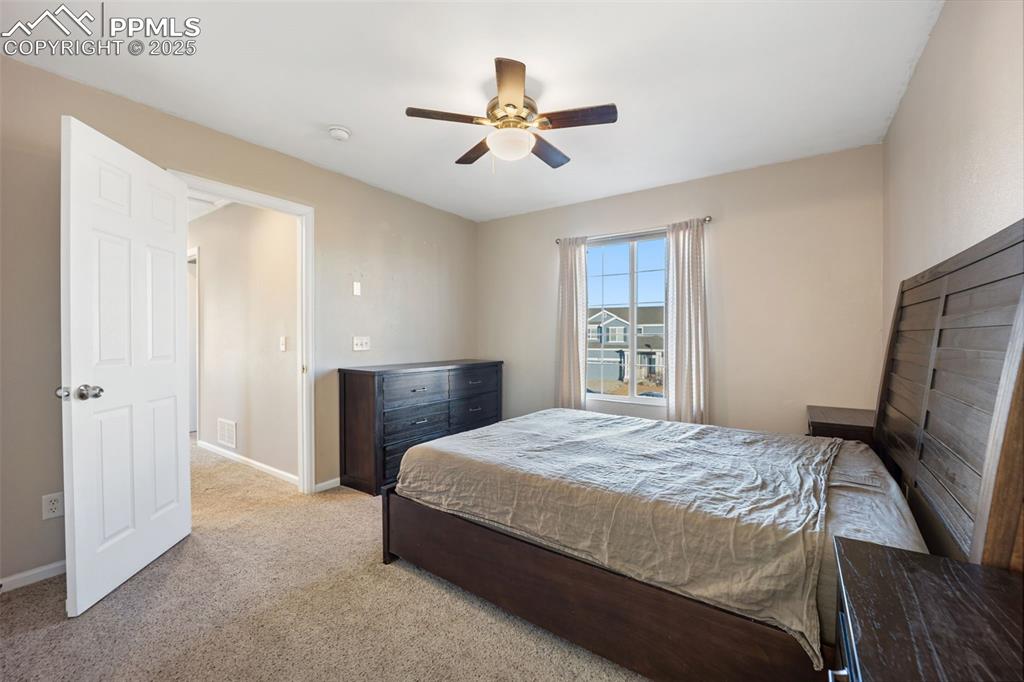 Image 27 of 34: Bedroom